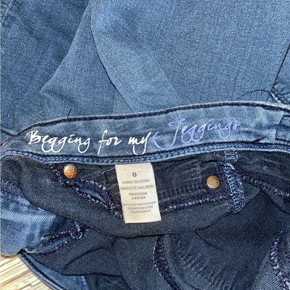 Garage ‘Begging for my Jeggings’ Jeans - Picture 3 of 4